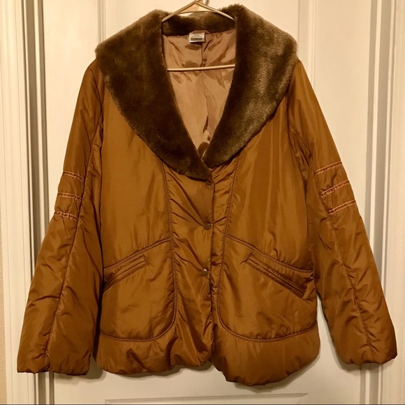 Nice & comfortable golden Puffer coat with faux fur collar, 2 pockets, size 1X - Picture 1 of 12
